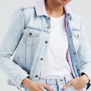NWT Levi's Original Sherpa Trucker Denim Jean Jacket Lavender Small